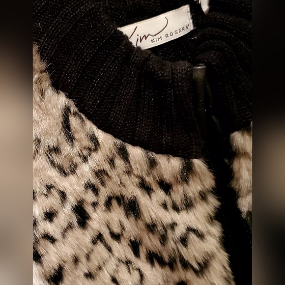 Kim Rogers animal print fur zip up vest with black cable knit trim size L. - Picture 2 of 8